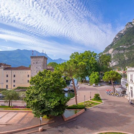 Residenza Rocca Del Lago 3 - Happy Rentals リーヴァ・デル・ガルダ エクステリア 写真