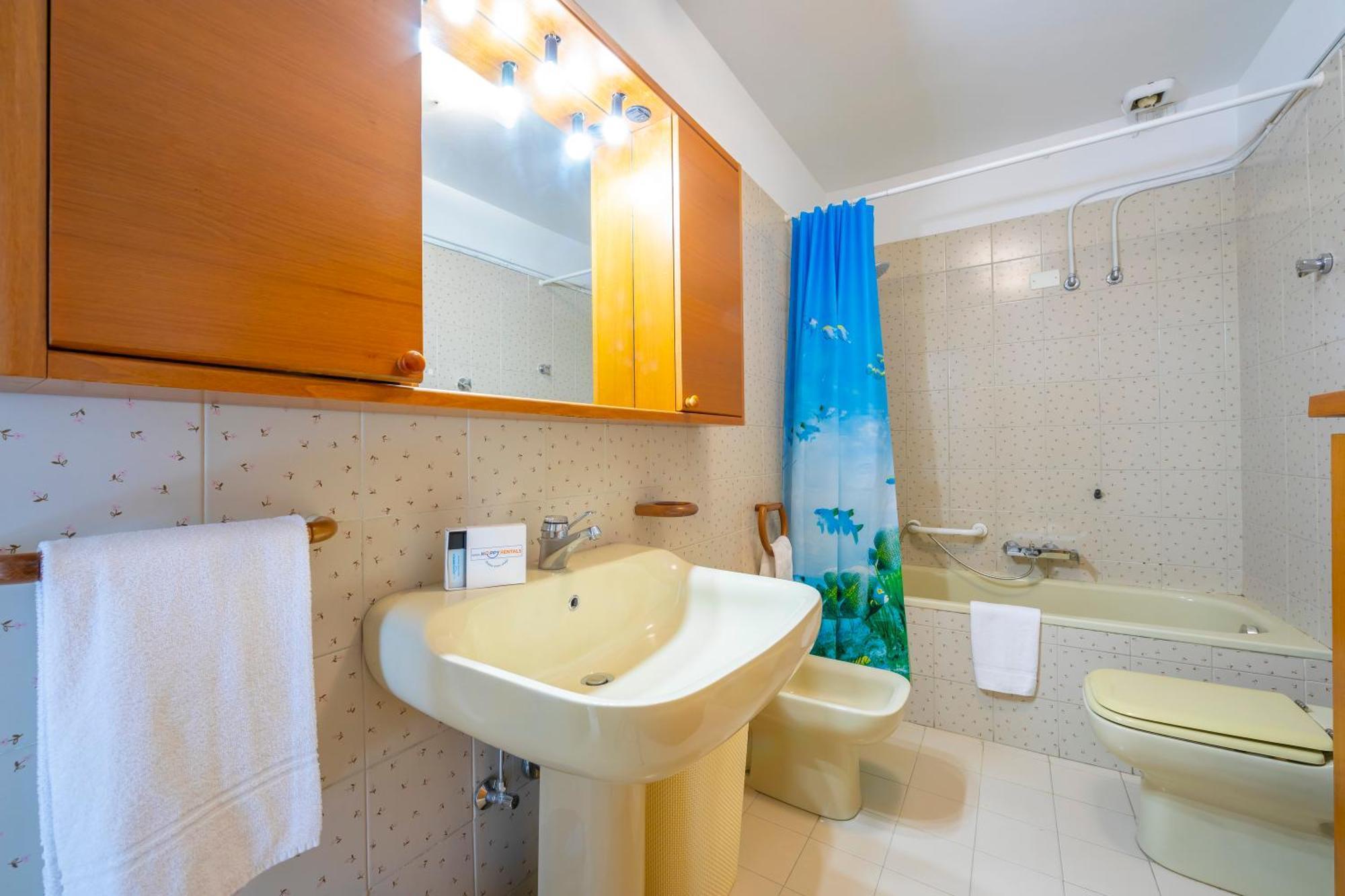 Residenza Rocca Del Lago 3 - Happy Rentals リーヴァ・デル・ガルダ エクステリア 写真
